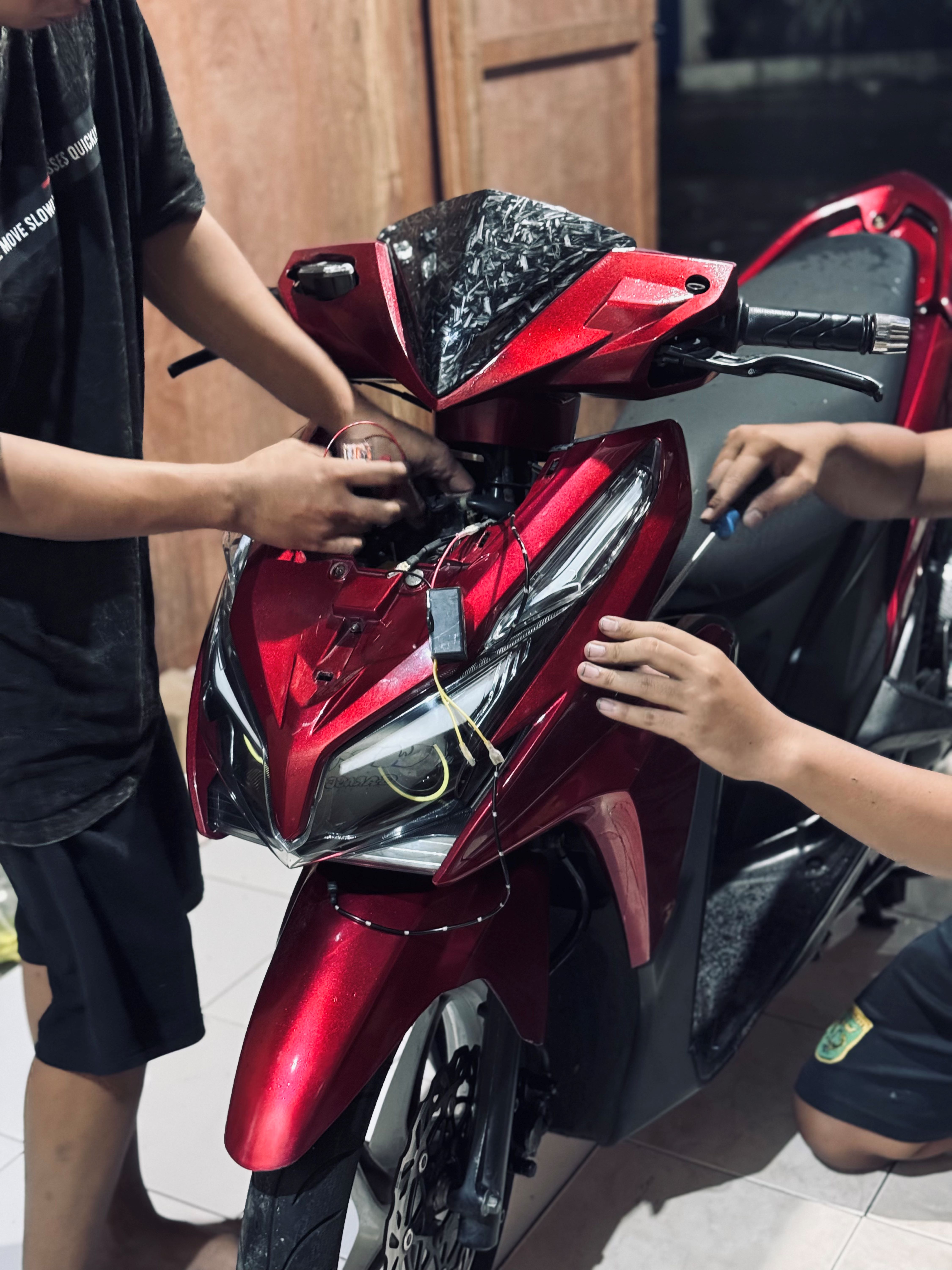 WRT Garage – Bengkel spesialis lampu dan kelistrikan motor mobil Surabaya